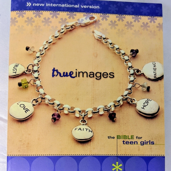 True Images Bible for Teen Girls NIV Zundervan Co - Picture 1 of 7